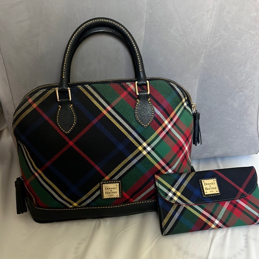 Dooney & Bourke